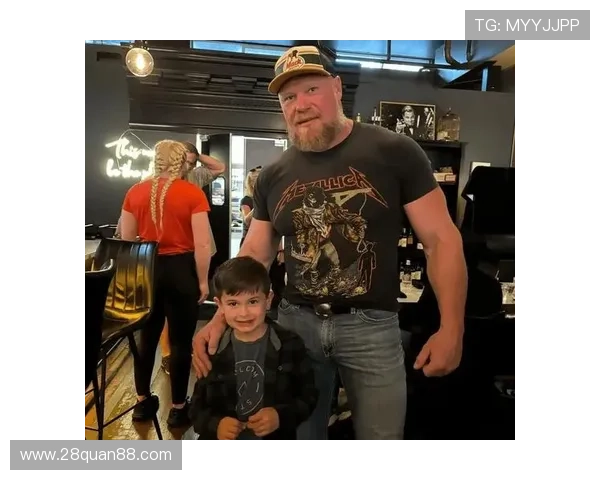 WWE直播间:热血摔跤盛宴,激情对决一触即发 WWE直播间:热血摔跤盛宴,激情对决一触即发